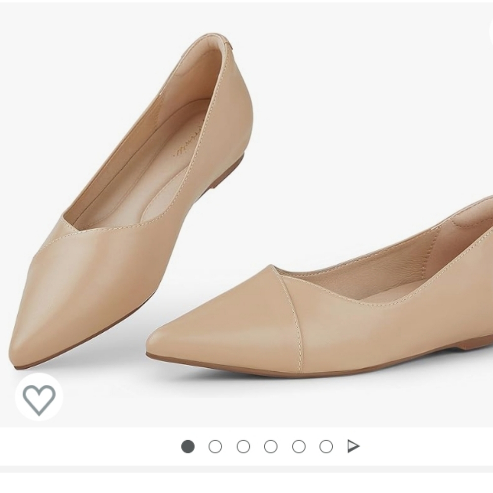 Arromic- new in box size 5.5 women's flats